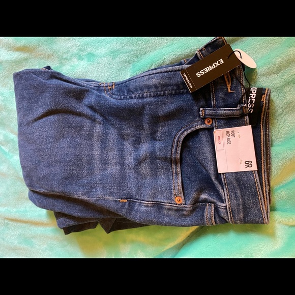 New With Tags Express Boot-Cut High Medium Wash - Picture 2 of 5